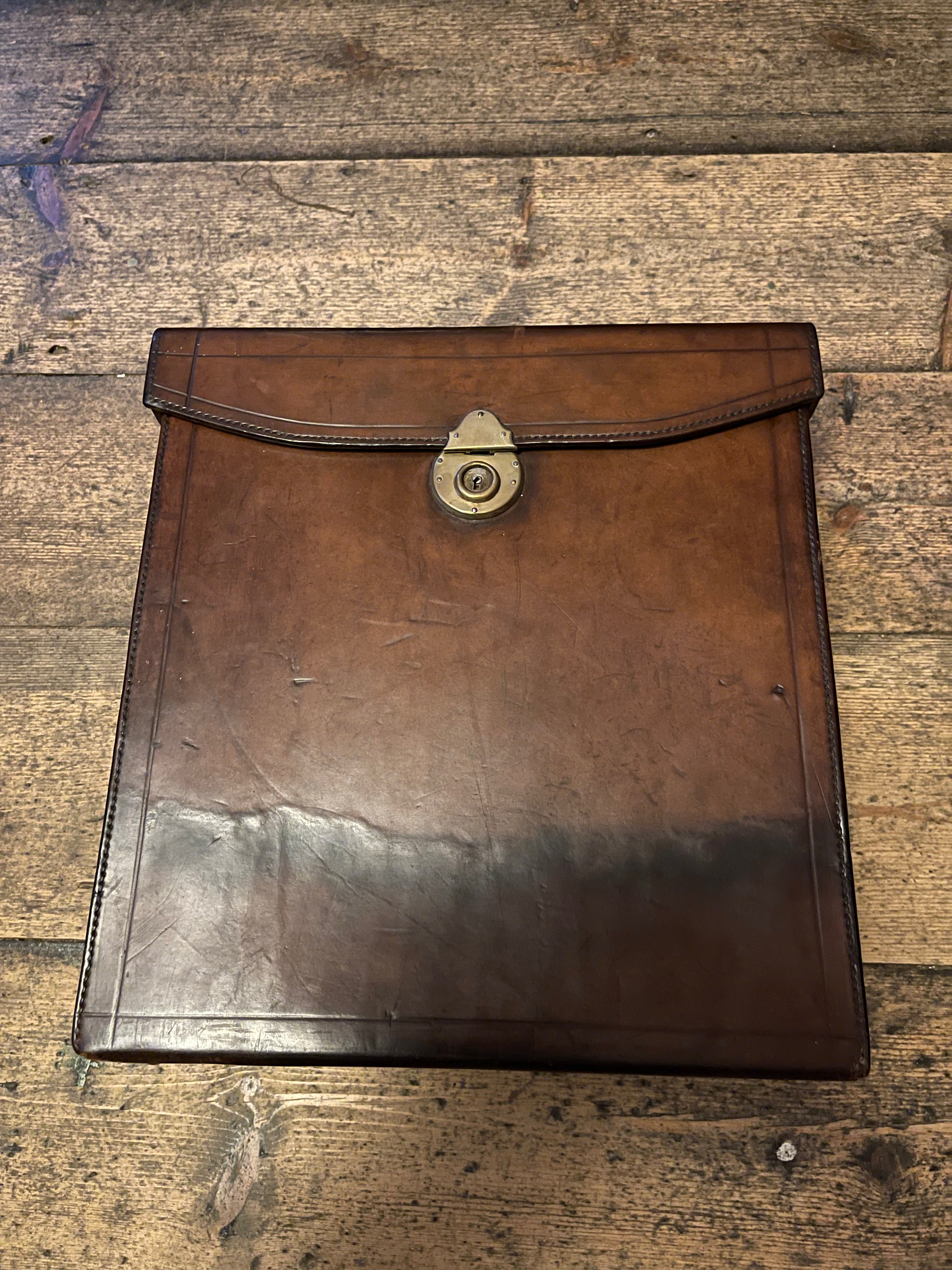 VINTAGE LEATHER CAMERA/MAP CASE c.1920s