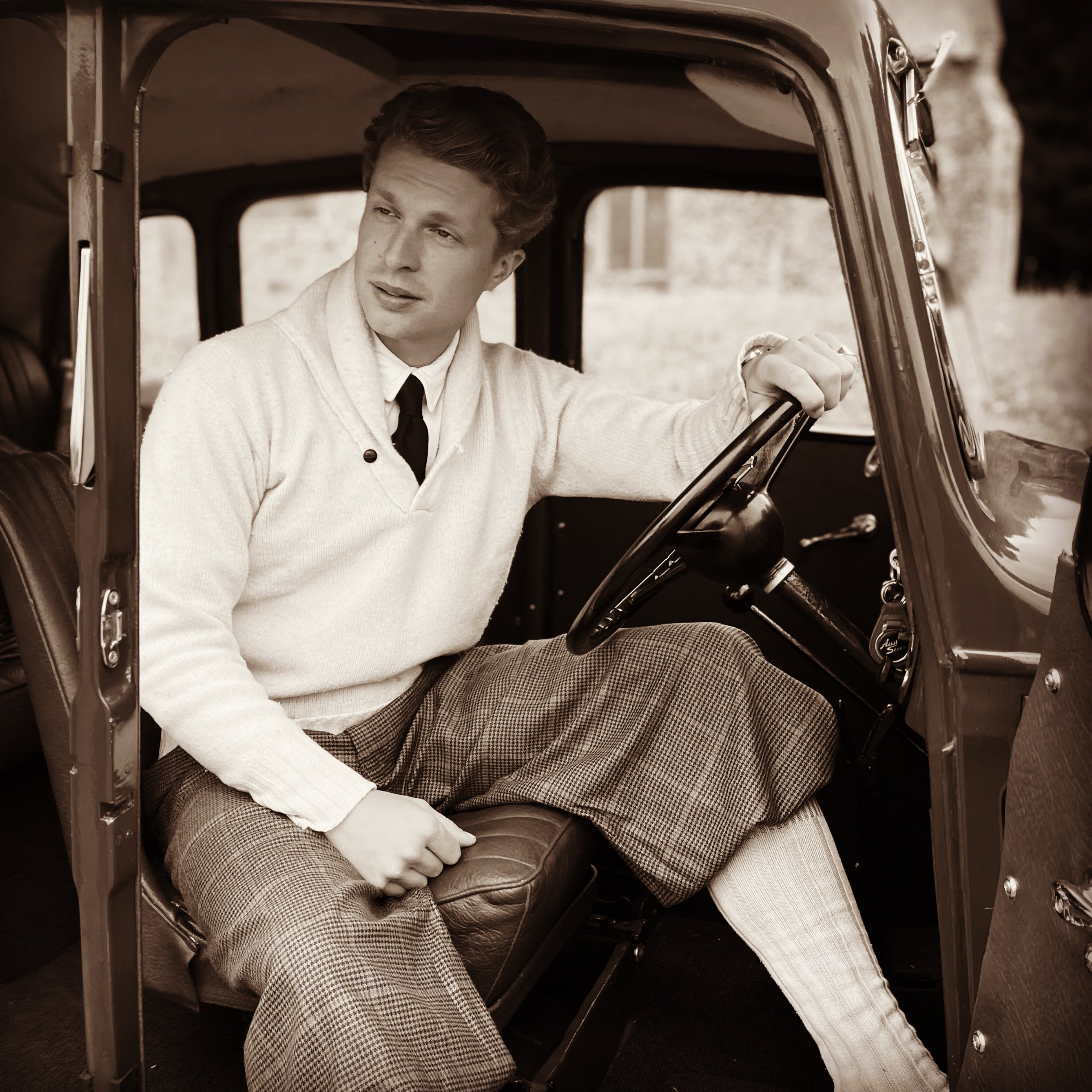 1930s Alfred Shawl neck sweater