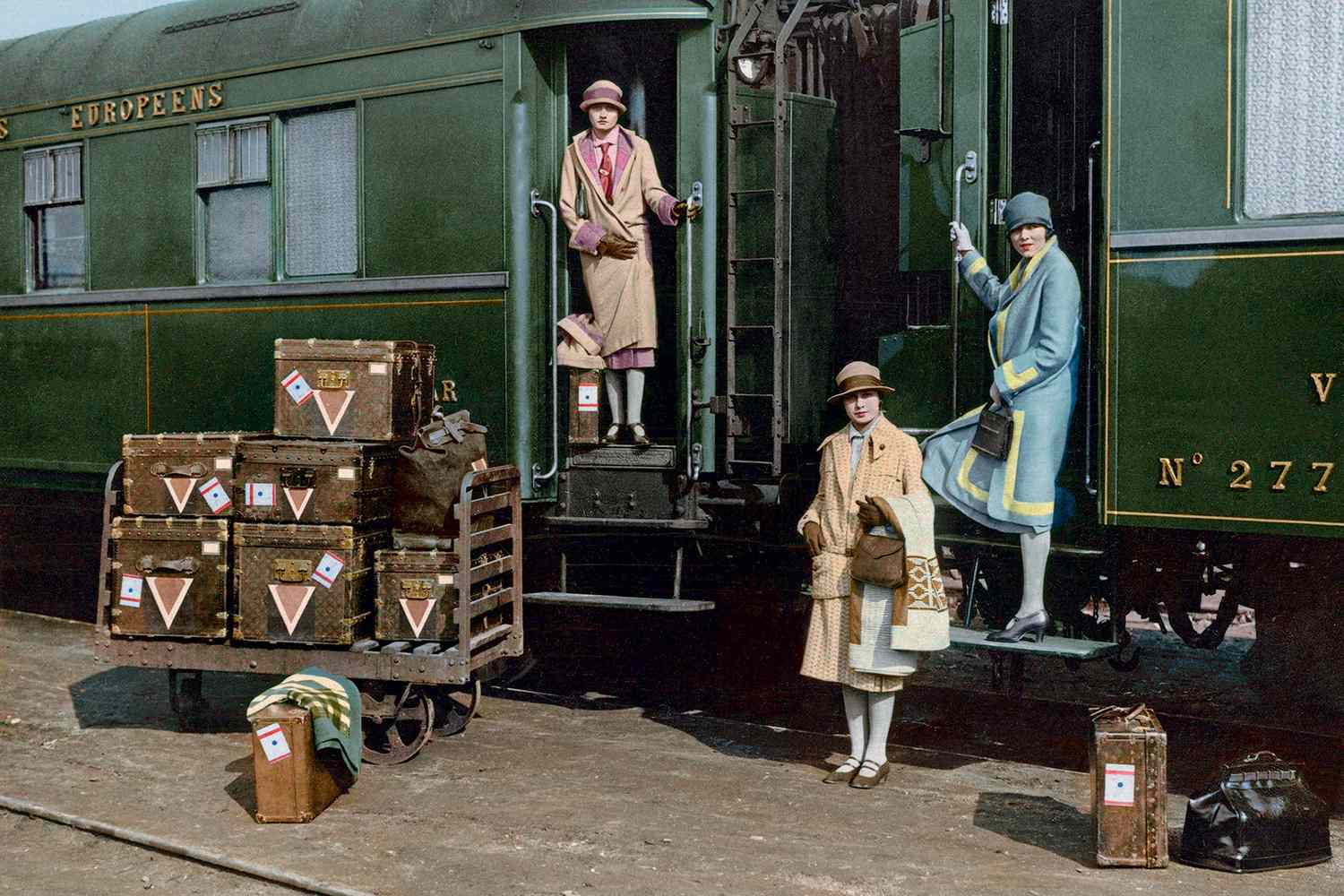 High end Vintage Leather Luggage supplier