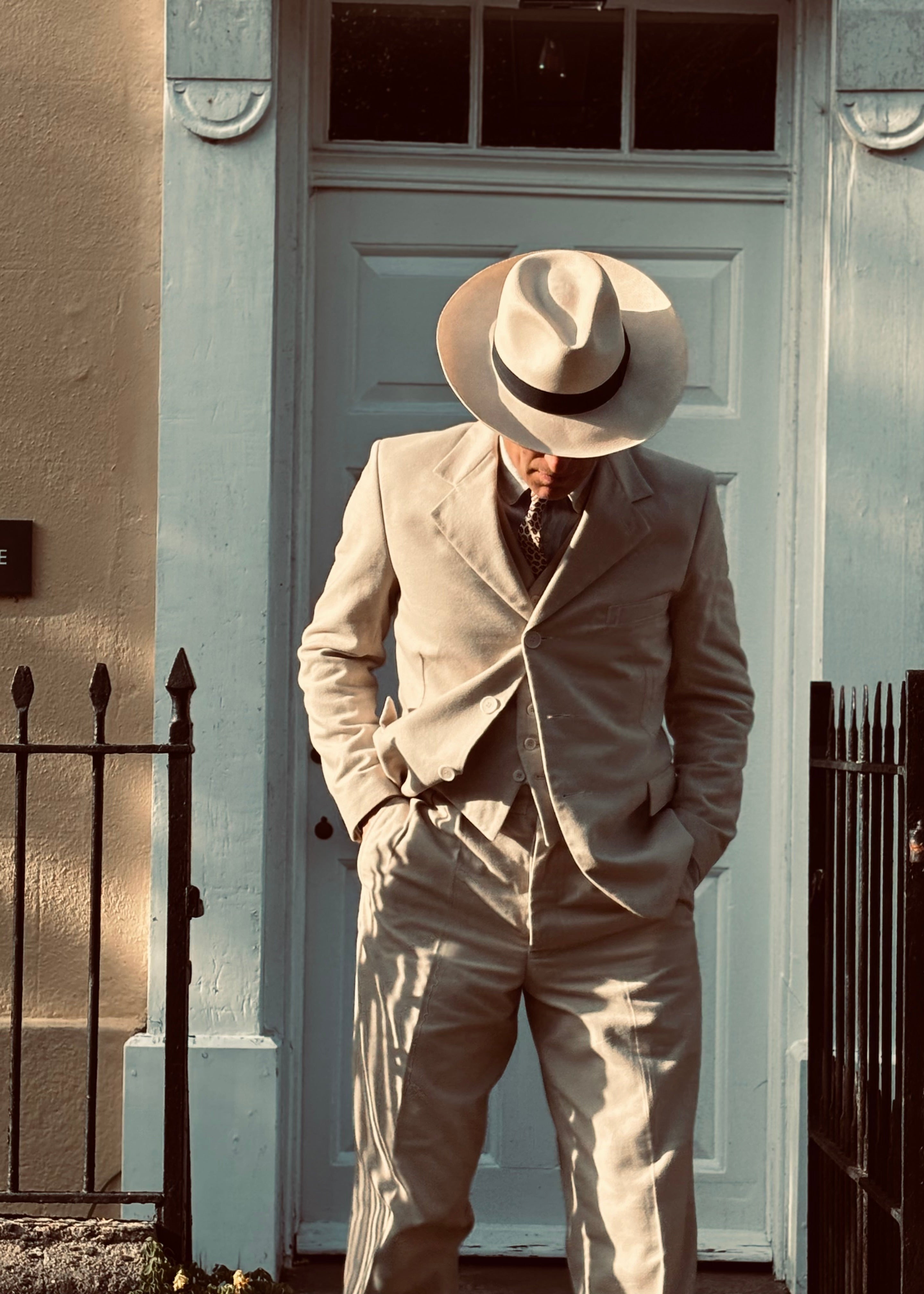 1935 HASTINGS SUMMER 3-PIECE OFF WHITE, LIGHT-WEIGHT MOLESKIN SUIT
