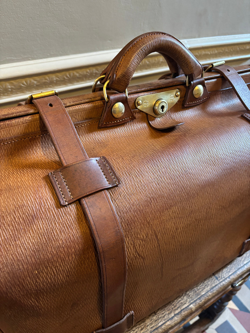 Vintage leather Gladstone kit bag