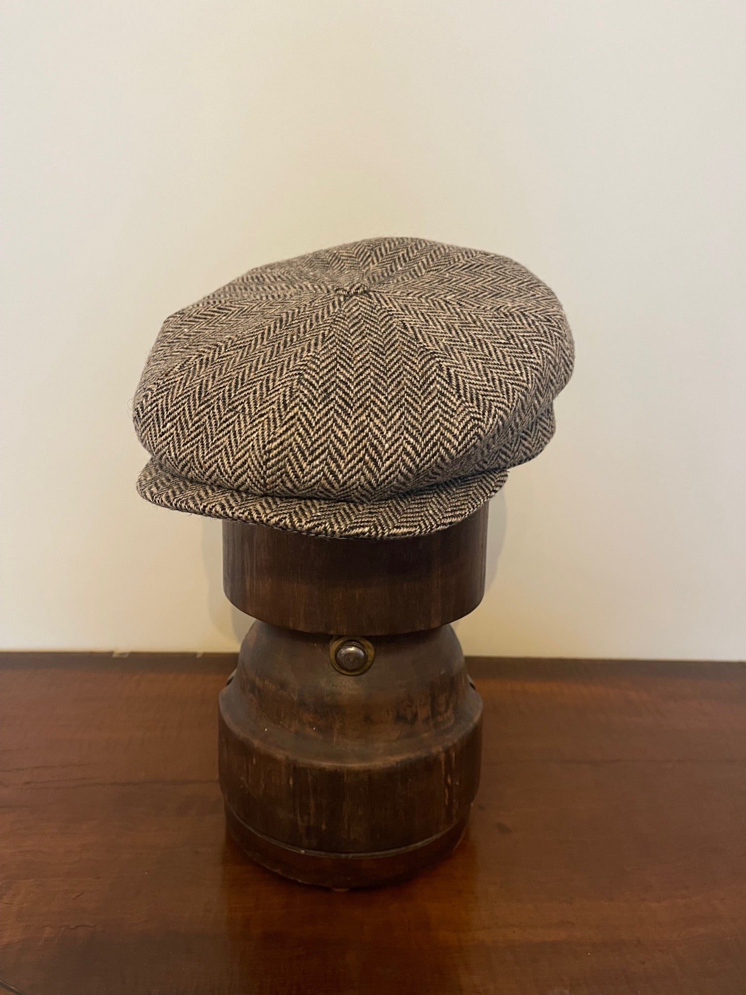 DONEGAL TWEED CAP - 10 INCH - 8 PIECE NARROW BLACK AND WHITE HERRINGBO ...