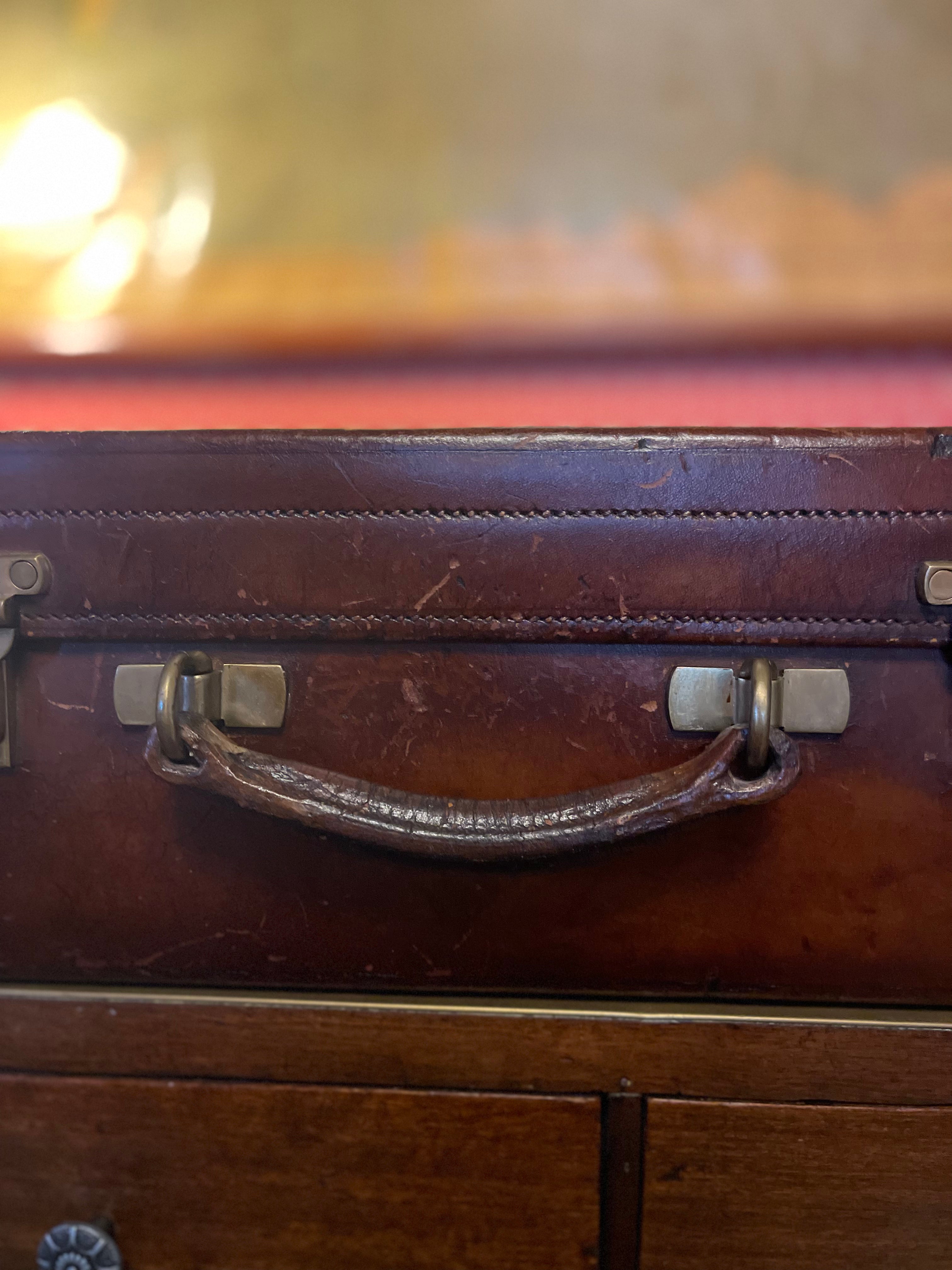 1920s Finnigans Leather Dressing Case