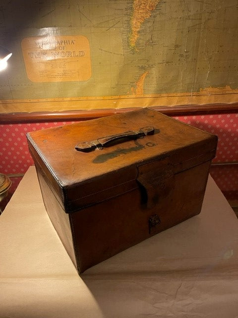 Beautiful Dark Brown Finnigans Leather Hat Box Circa 1920s