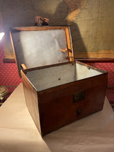 !920s Vintage Leather Hat Box