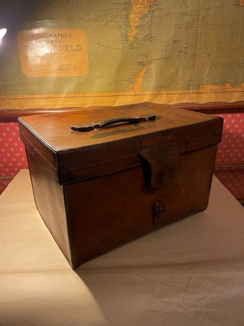 Beautiful Dark Brown Finnigans Leather Hat Box Circa 1920s