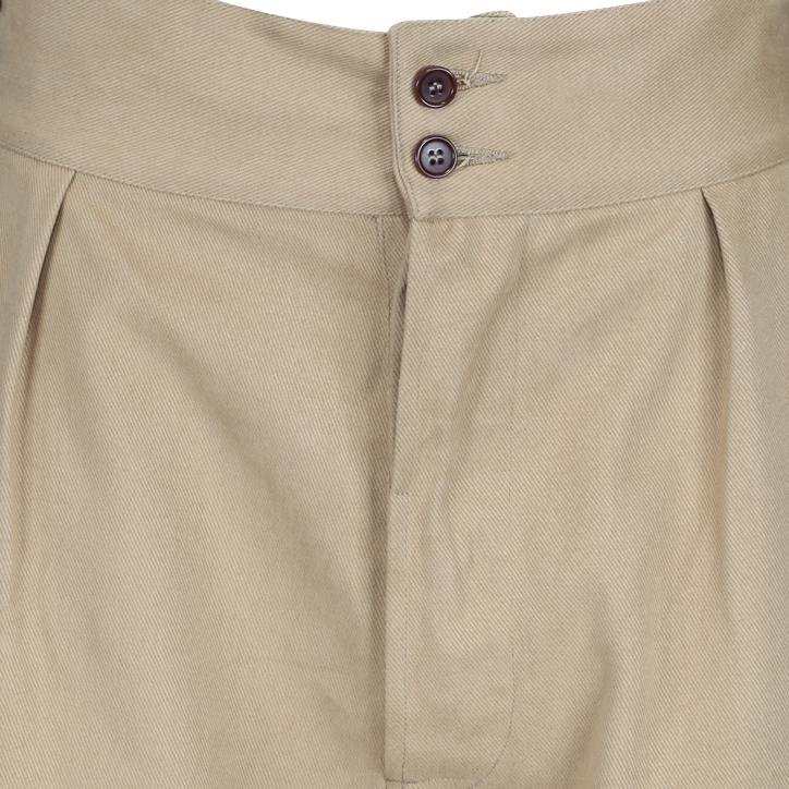 Wide waistband pleated Gurkha shorts