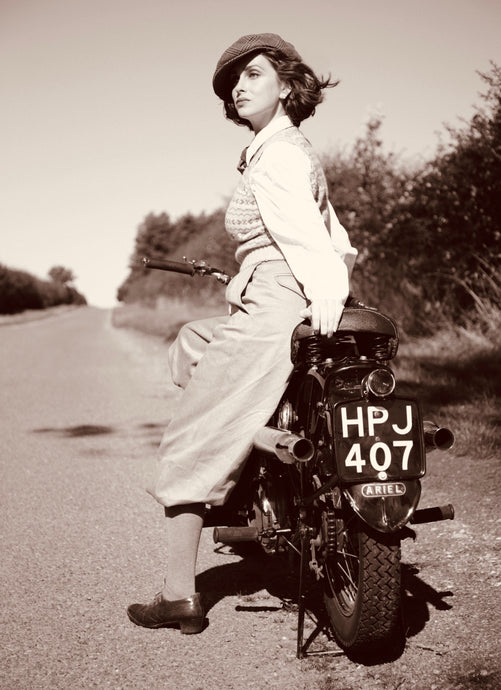 1930s Ladies linen plus 6s